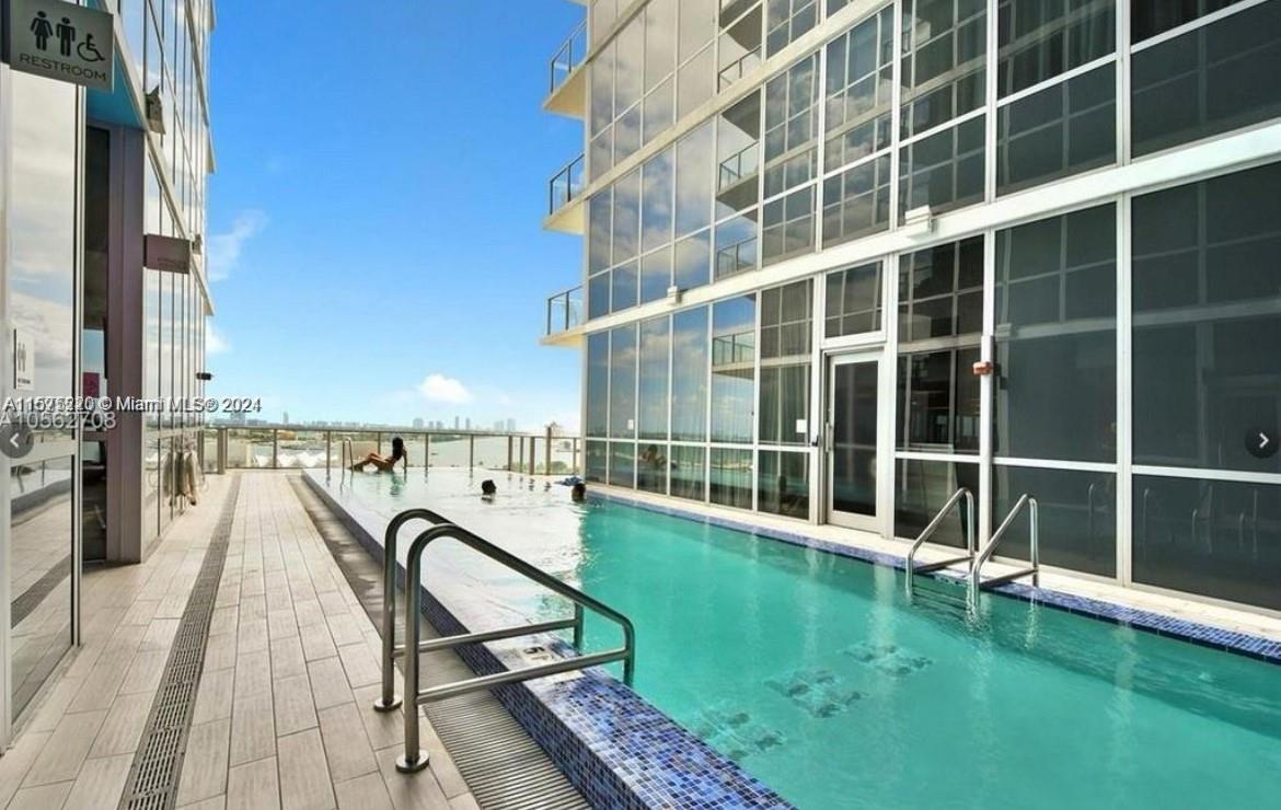 1100 Biscayne Blvd 5402, Miami, Florida 33132-1750, 2 Bedrooms Bedrooms, ,2 BathroomsBathrooms,Residentiallease,For Rent,1100 Biscayne Blvd 5402,A11575220