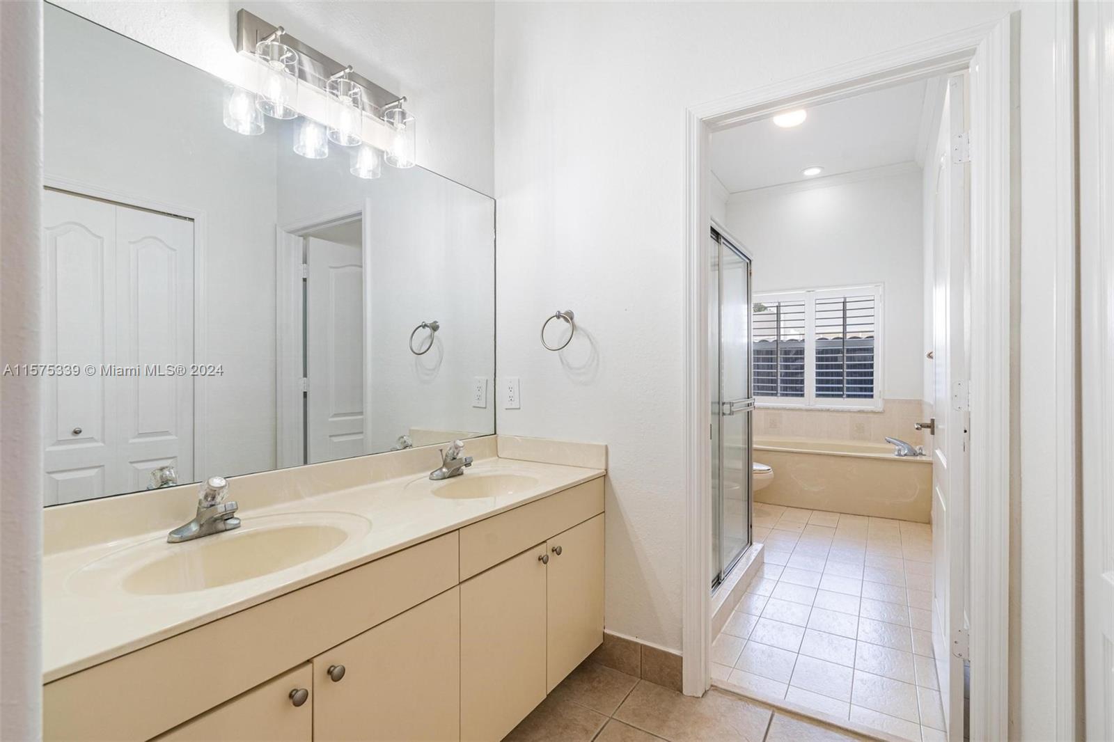 14880 SW 32nd St 0, Miami, Florida 33185, 3 Bedrooms Bedrooms, ,2 BathroomsBathrooms,Residentiallease,For Rent,14880 SW 32nd St 0,A11575339