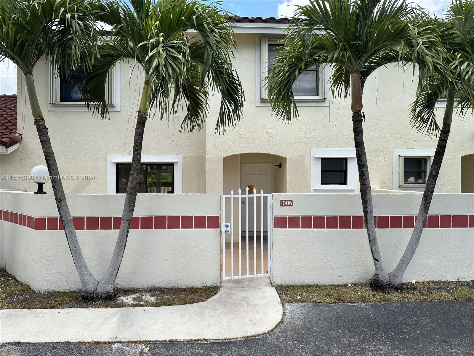 Don't miss this beautifully updated 3 bedroom 2.5 bath townhome in Homestead's San Remo community. This townhome has new floors, updated bathrooms, updated kitchen and newer appliances. Spacious layout with fenced back yard. No pets allowed with lease. Section 8 ok. Nice family oriented community. Call for a showing today!