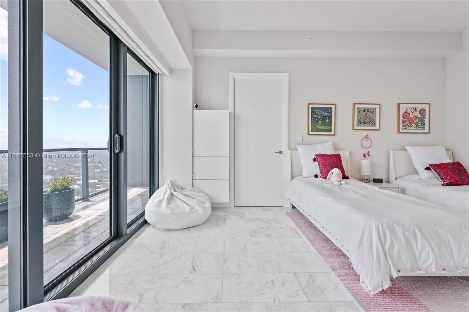 1451 Brickell Ave 2802, Miami, Florida 33131, 2 Bedrooms Bedrooms, ,3 BathroomsBathrooms,Residentiallease,For Rent,1451 Brickell Ave 2802,A11575253