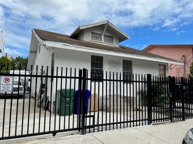 AMAZING OPORTUNITY FOR DEVELOPERS, INVESTORS, LARGE REMODELED OR LARGE FAMILY SFH CURRENTLY USED AS A DUPLEX. TENANTS MONT-TO-MONTH. UPDATED KITCHEN, BATHROOMs, APPLIANCES, TILE FLOORS EACH HAS FENCED IN PATIO, AMPLE PARKING WITH ROOM FOR BOAT OR MOBIL HOME IN THE HEART OF LITTLE HABANA, MINUTES TO I-95, BEACH, BRICKELL, CORAL GABLES & DOWNTOWN FINANCIAL DISTRICT.