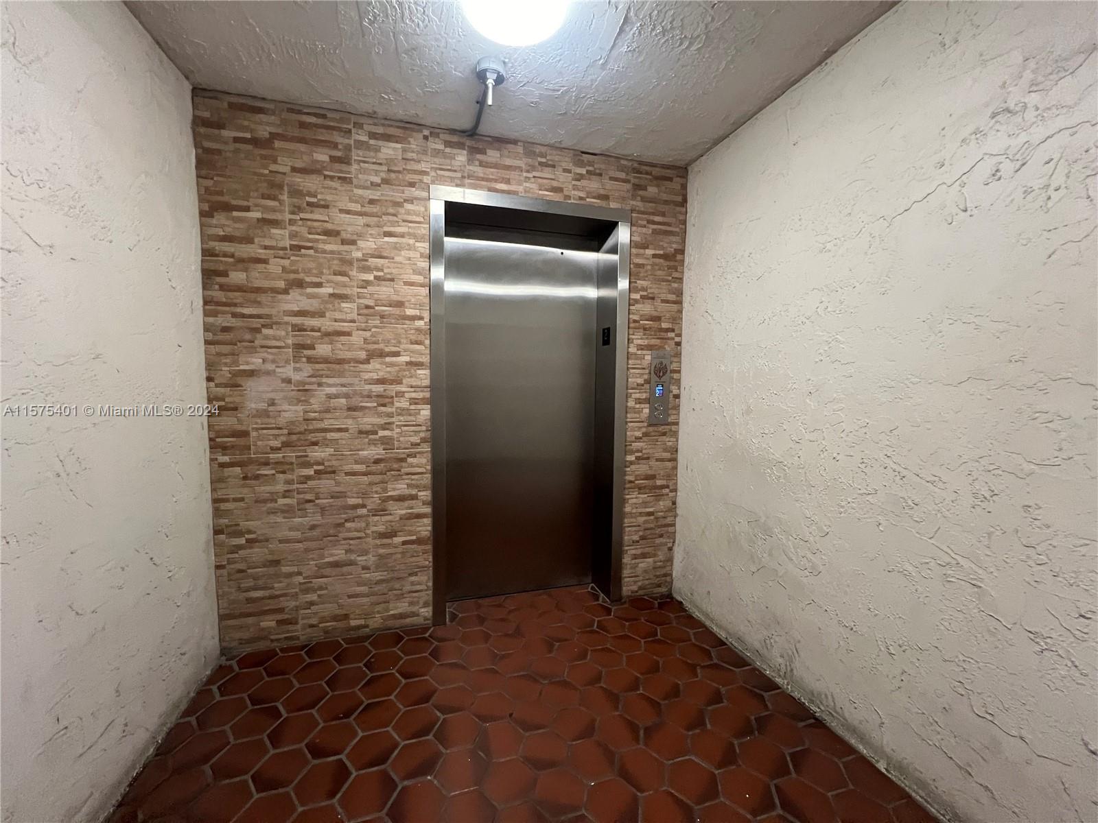 9431 SW 4th St 207, Miami, Florida 33174, 2 Bedrooms Bedrooms, ,1 BathroomBathrooms,Residentiallease,For Rent,9431 SW 4th St 207,A11575401