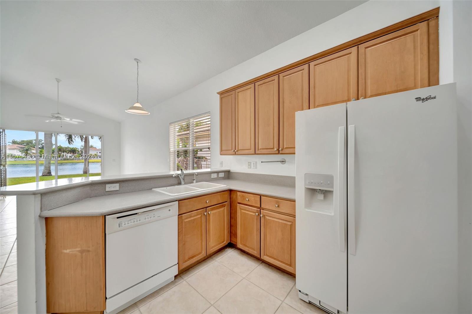 7314 NW 19th Ct, Pembroke Pines, Florida 33024, 4 Bedrooms Bedrooms, ,2 BathroomsBathrooms,Residentiallease,For Rent,7314 NW 19th Ct,A11575493