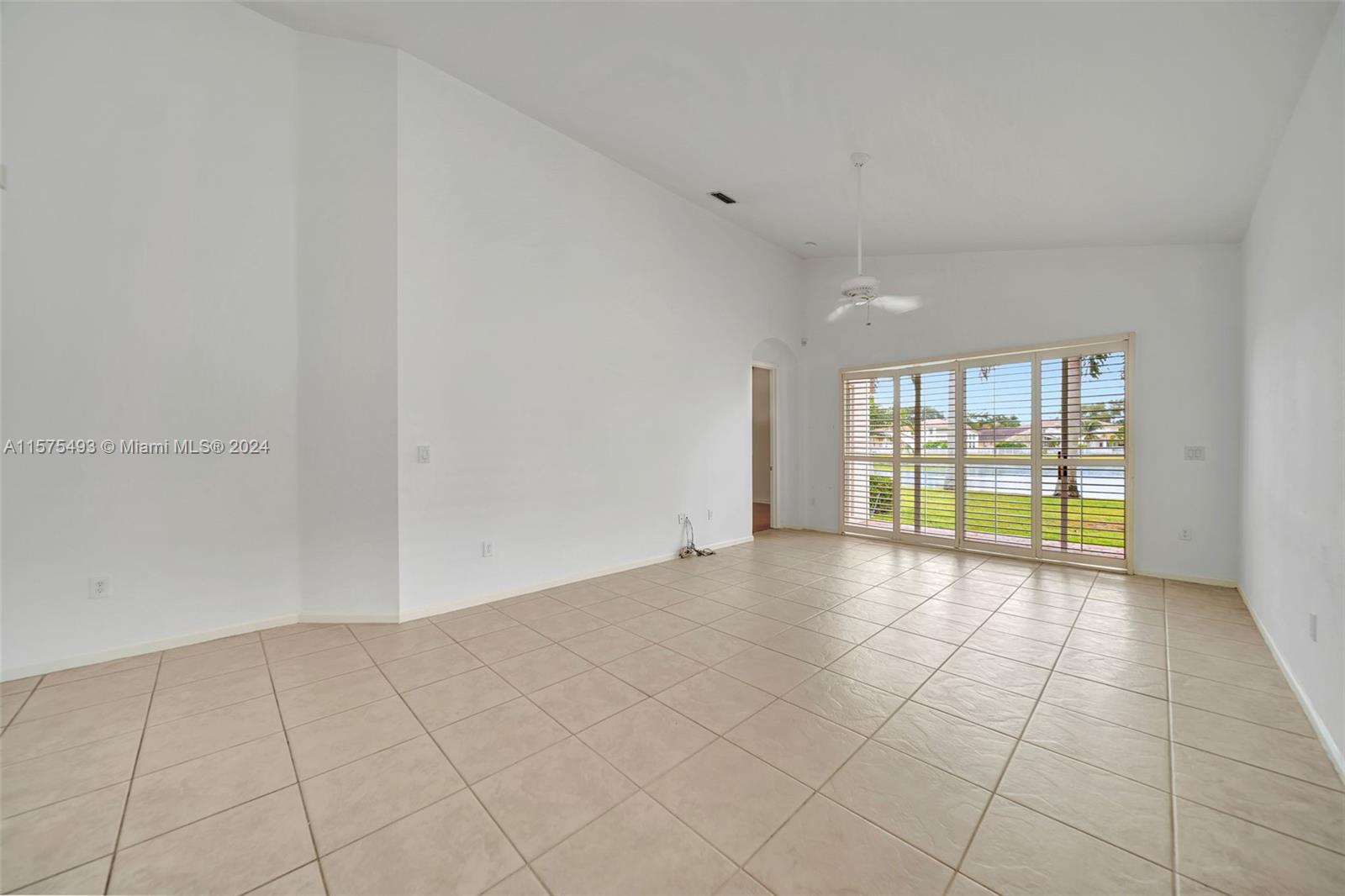 7314 NW 19th Ct, Pembroke Pines, Florida 33024, 4 Bedrooms Bedrooms, ,2 BathroomsBathrooms,Residentiallease,For Rent,7314 NW 19th Ct,A11575493