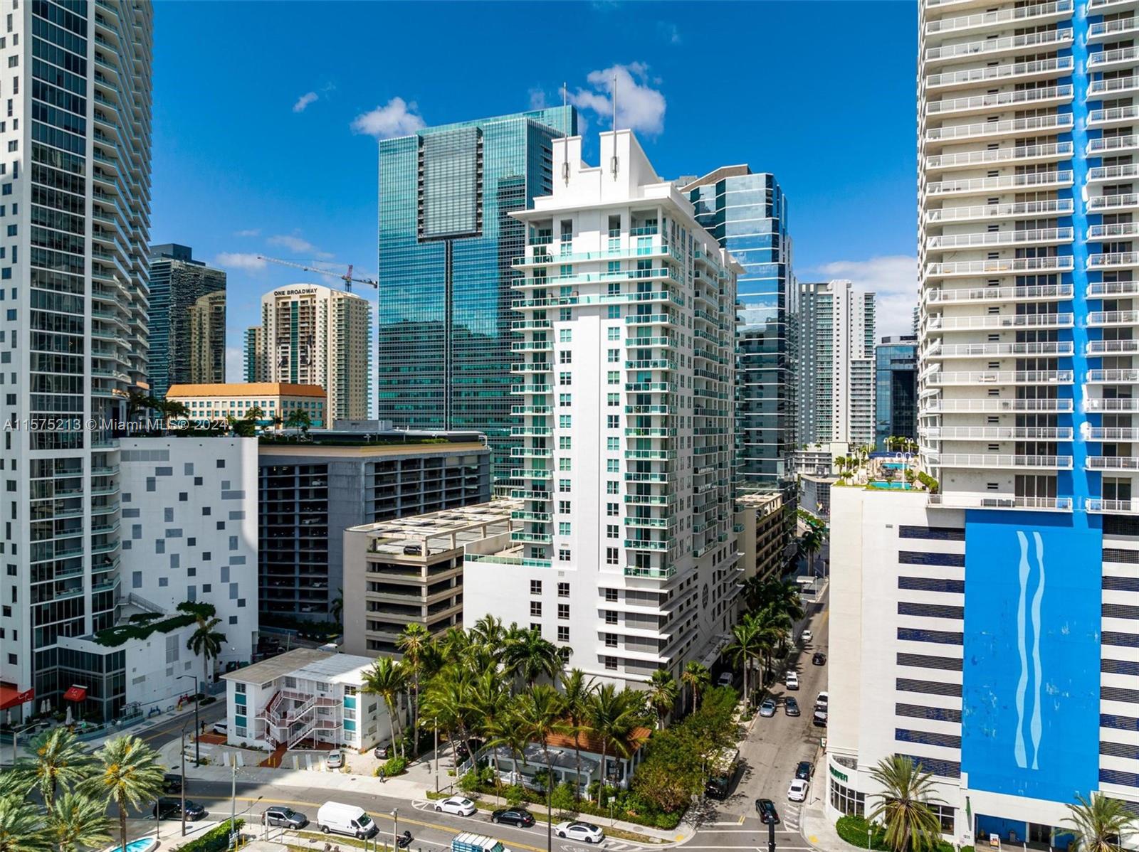 Look no further for the perfect location in Brickell. Smacked in the center of the financial district and all the action,
Solaris, a boutique building offers top of the line amenities: high tech fitness center, landscaped sundeck with
swimming pool, relaxing whirlpool spa & lava rock sauna, Clubhouse has bar, pool table & estate of the art
entertainment center. Concierge, 24 hour security and valet. Unit features marble floors, impeccable conditions,
functional layout, impressive city & water views.