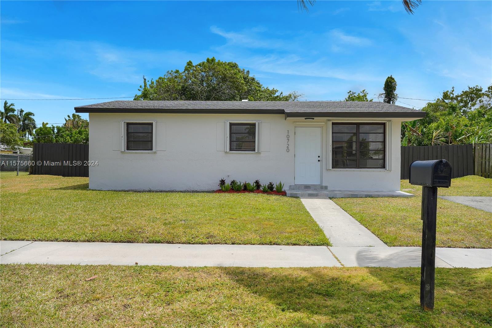 10720 SW 147th St, Miami, Florida 33176, 3 Bedrooms Bedrooms, ,1 BathroomBathrooms,Residential,For Sale,10720 SW 147th St,A11575660