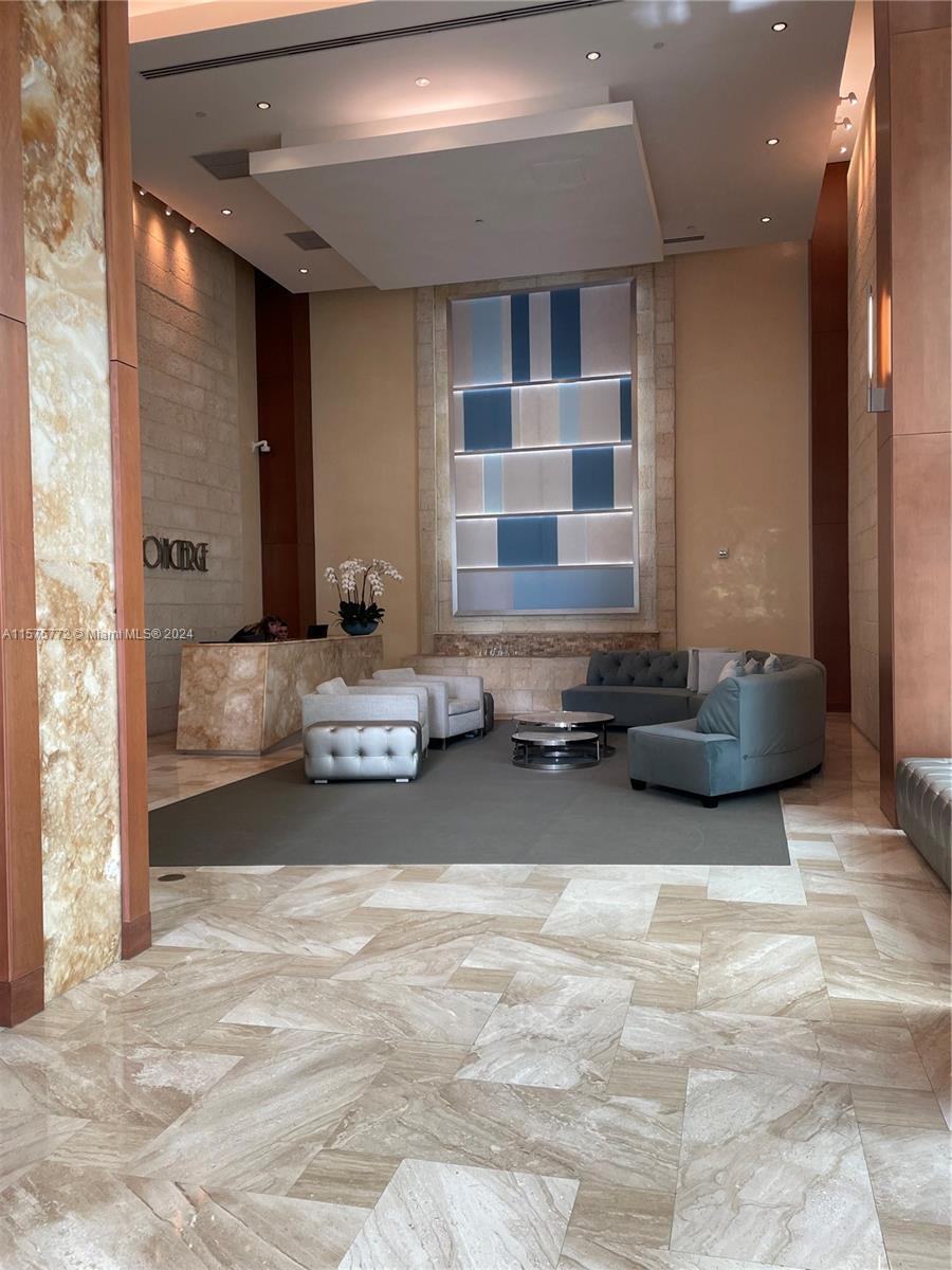 31 SE 5th St 907, Miami, Florida 33131, 1 Bedroom Bedrooms, ,1 BathroomBathrooms,Residentiallease,For Rent,31 SE 5th St 907,A11575772