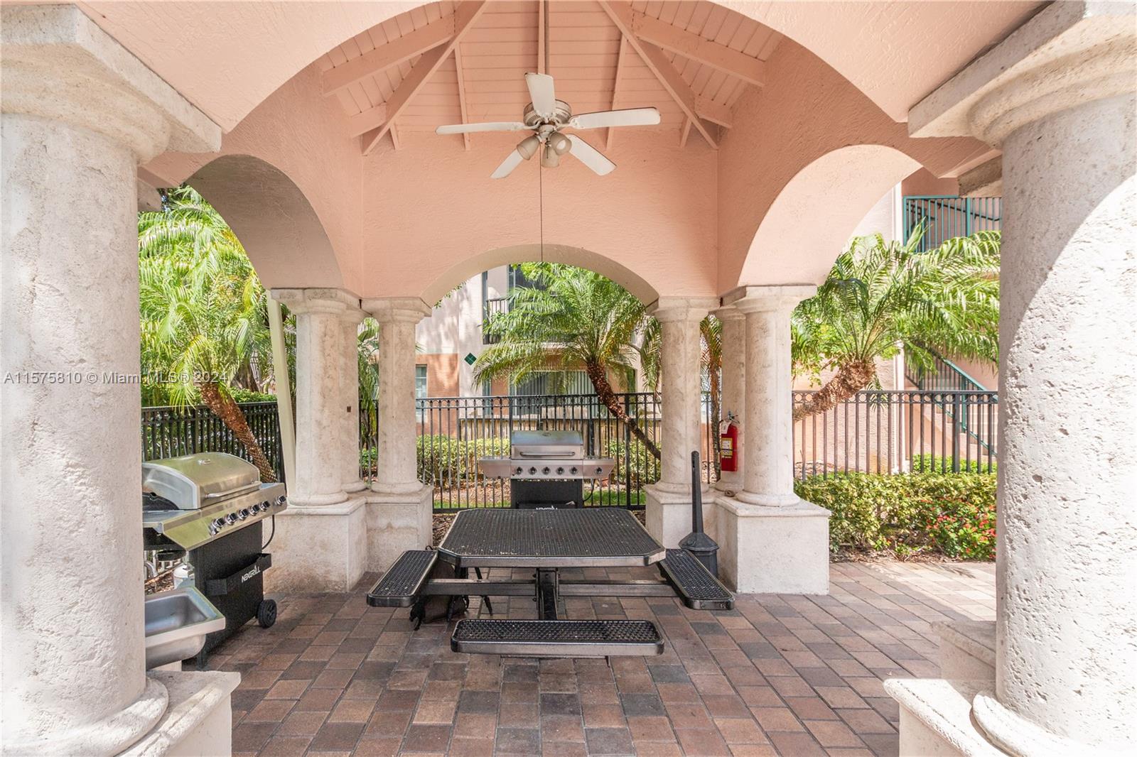 2015 SE 10th Ave 108, Fort Lauderdale, Florida 33316, 1 Bedroom Bedrooms, ,1 BathroomBathrooms,Residentiallease,For Rent,2015 SE 10th Ave 108,A11575810