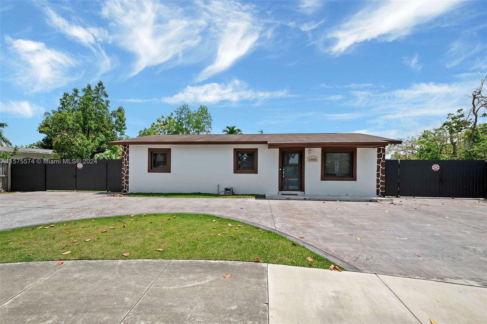 15550 SW 305 St.  For Sale A11575574, FL