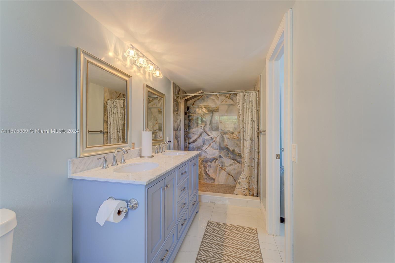 2222 NE 7th St 12, Hallandale Beach, Florida 33009, 3 Bedrooms Bedrooms, 1 Room Rooms,2 BathroomsBathrooms,Residential,For Sale,2222 NE 7th St 12,A11575889