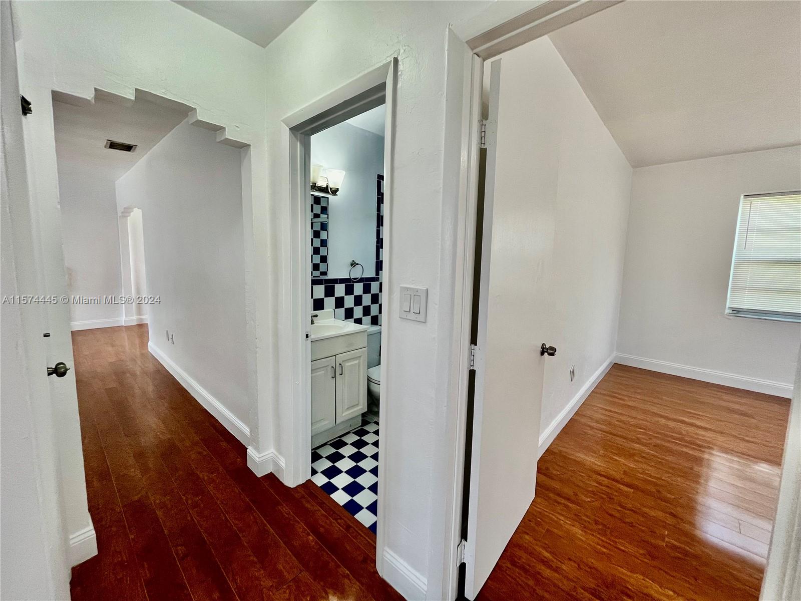 525 NE 65th St B, Miami, Florida 33138, 2 Bedrooms Bedrooms, ,1 BathroomBathrooms,Residentiallease,For Rent,525 NE 65th St B,A11574445