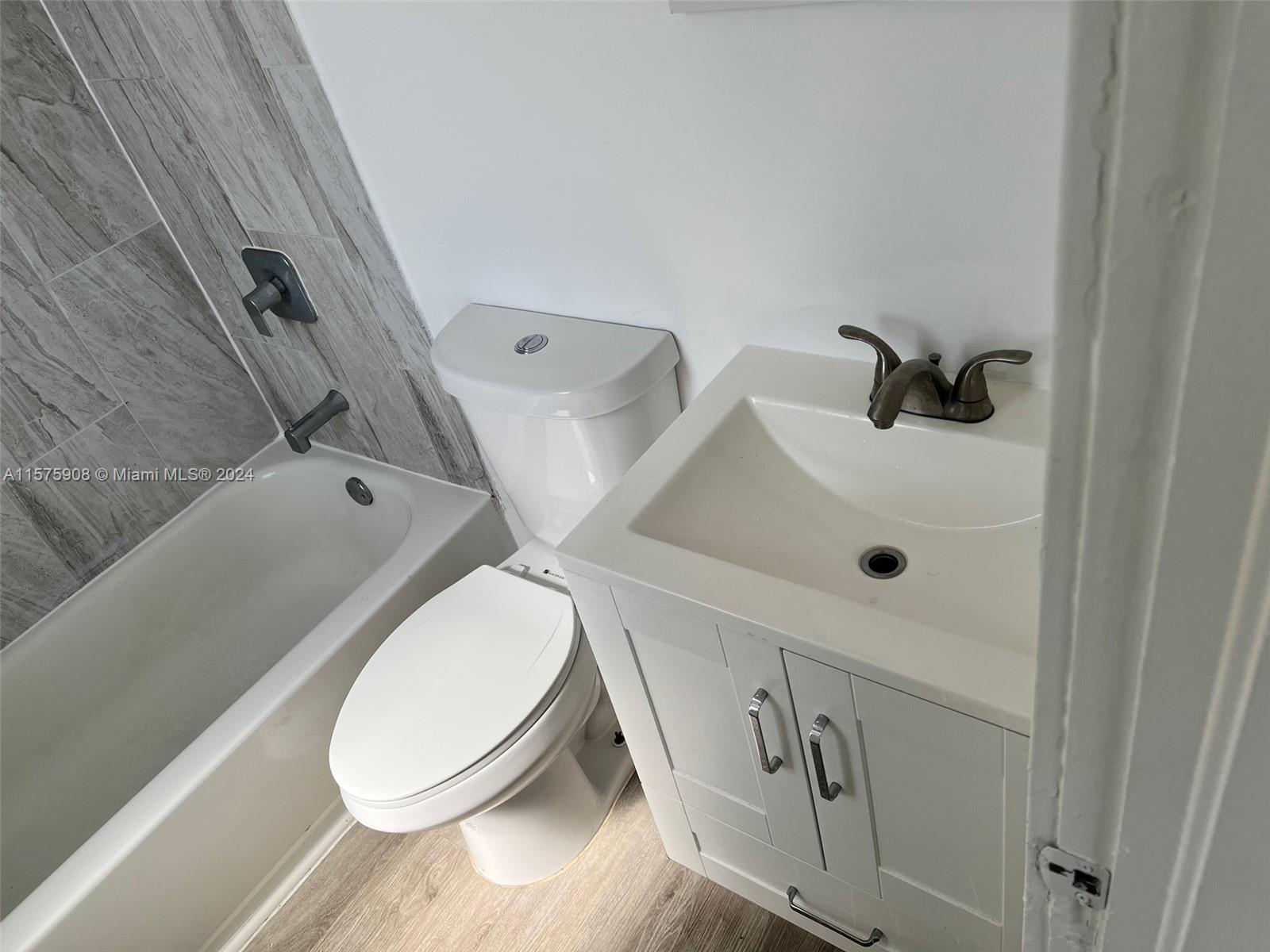 1552 SW 2nd St 10, Miami, Florida 33135, ,1 BathroomBathrooms,Residentiallease,For Rent,1552 SW 2nd St 10,A11575908