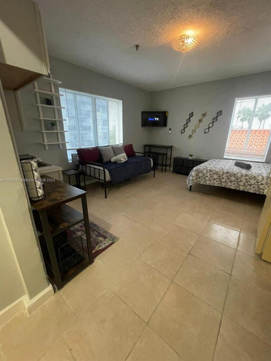 Miami Beach, Florida 33140, ,1 BathroomBathrooms,Residentiallease,For Rent,A11575761