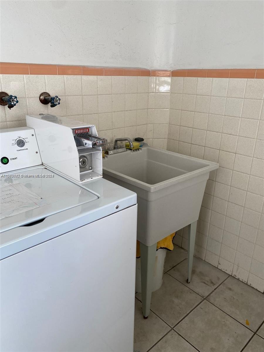 2225 Polk St 1B, Hollywood, Florida 33020, 1 Bedroom Bedrooms, ,1 BathroomBathrooms,Residentiallease,For Rent,2225 Polk St 1B,A11575942