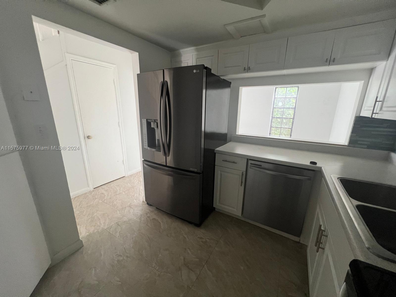 721 SE 1st Way B18, Deerfield Beach, Florida 33441, 2 Bedrooms Bedrooms, ,1 BathroomBathrooms,Residentiallease,For Rent,721 SE 1st Way B18,A11575977