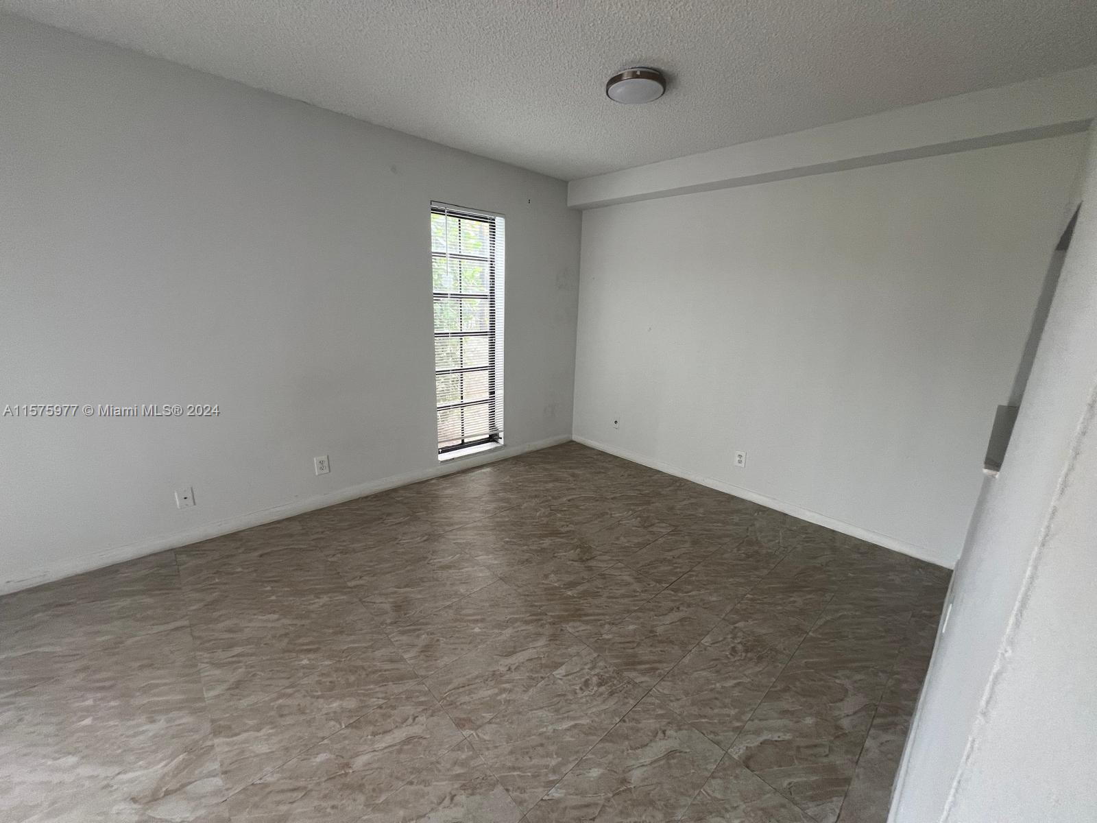 721 SE 1st Way B18, Deerfield Beach, Florida 33441, 2 Bedrooms Bedrooms, ,1 BathroomBathrooms,Residentiallease,For Rent,721 SE 1st Way B18,A11575977