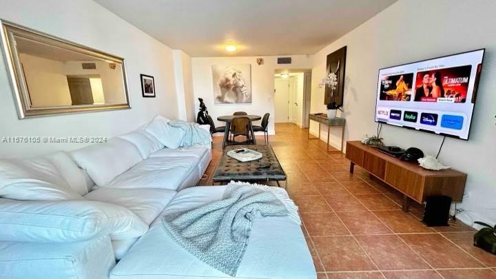 2301 Collins Ave 525, Miami Beach, Florida 33139, 1 Bedroom Bedrooms, ,1 BathroomBathrooms,Residentiallease,For Rent,2301 Collins Ave 525,A11576105