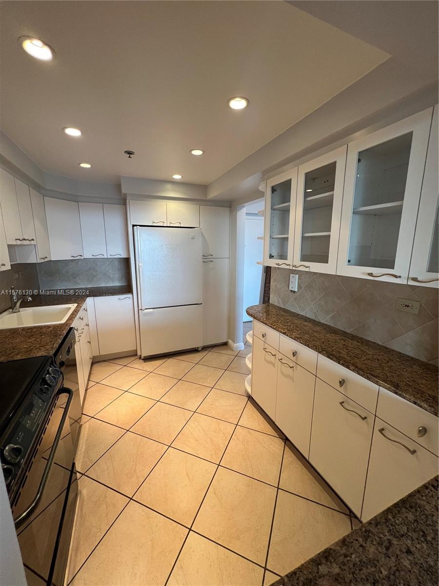 20225 NE 34th Ct 1918, Aventura, Florida 33180, 2 Bedrooms Bedrooms, ,2 BathroomsBathrooms,Residentiallease,For Rent,20225 NE 34th Ct 1918,A11576130