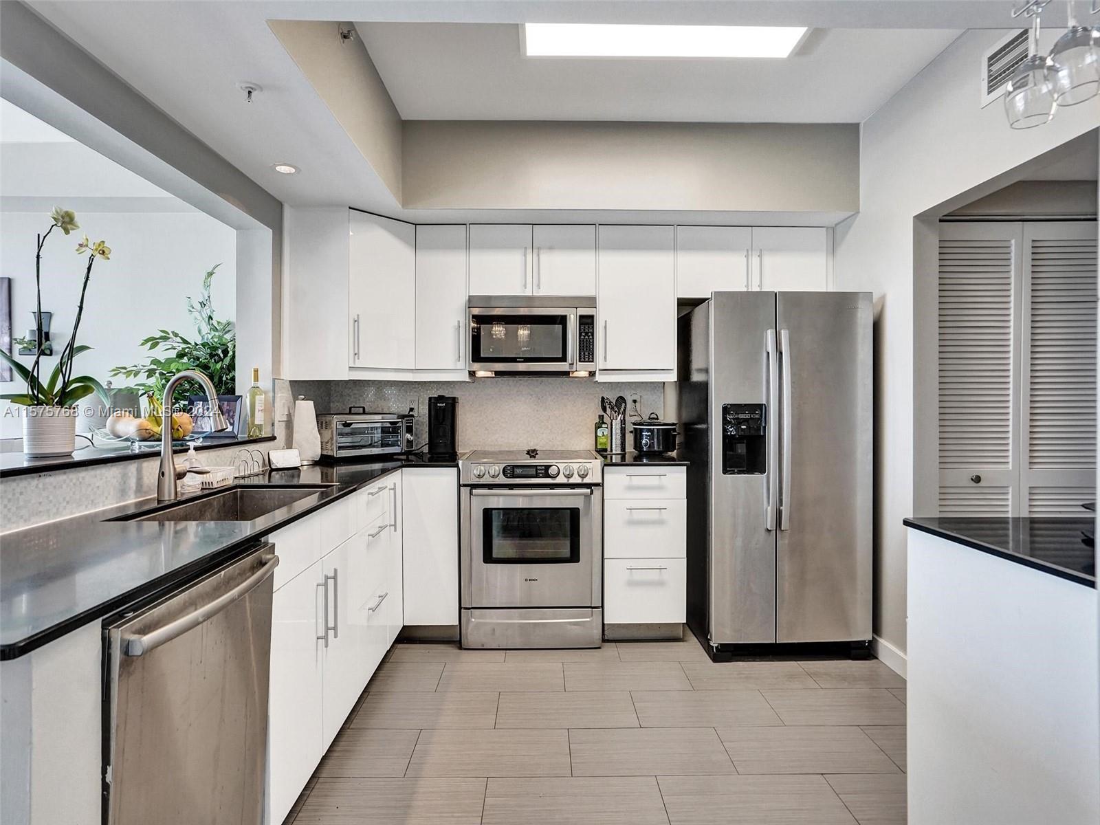 3020 NE 32nd Ave 925, Fort Lauderdale, Florida 33308, 3 Bedrooms Bedrooms, ,2 BathroomsBathrooms,Residential,For Sale,3020 NE 32nd Ave 925,A11575768