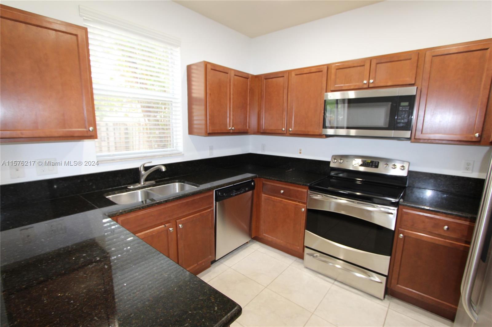 8765 NW 112th Path 8765, Doral, Florida 33178, 3 Bedrooms Bedrooms, ,2 BathroomsBathrooms,Residentiallease,For Rent,8765 NW 112th Path 8765,A11576217