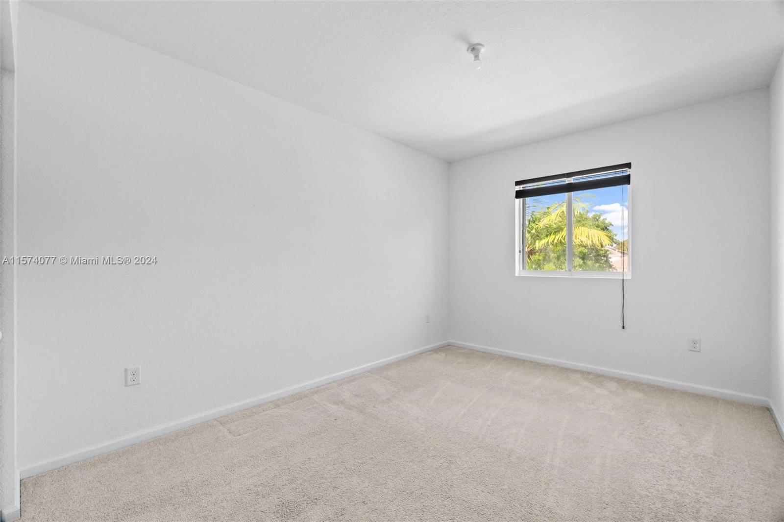 617 SE 31st Ave, Homestead, Florida 33033, 5 Bedrooms Bedrooms, ,3 BathroomsBathrooms,Residentiallease,For Rent,617 SE 31st Ave,A11574077