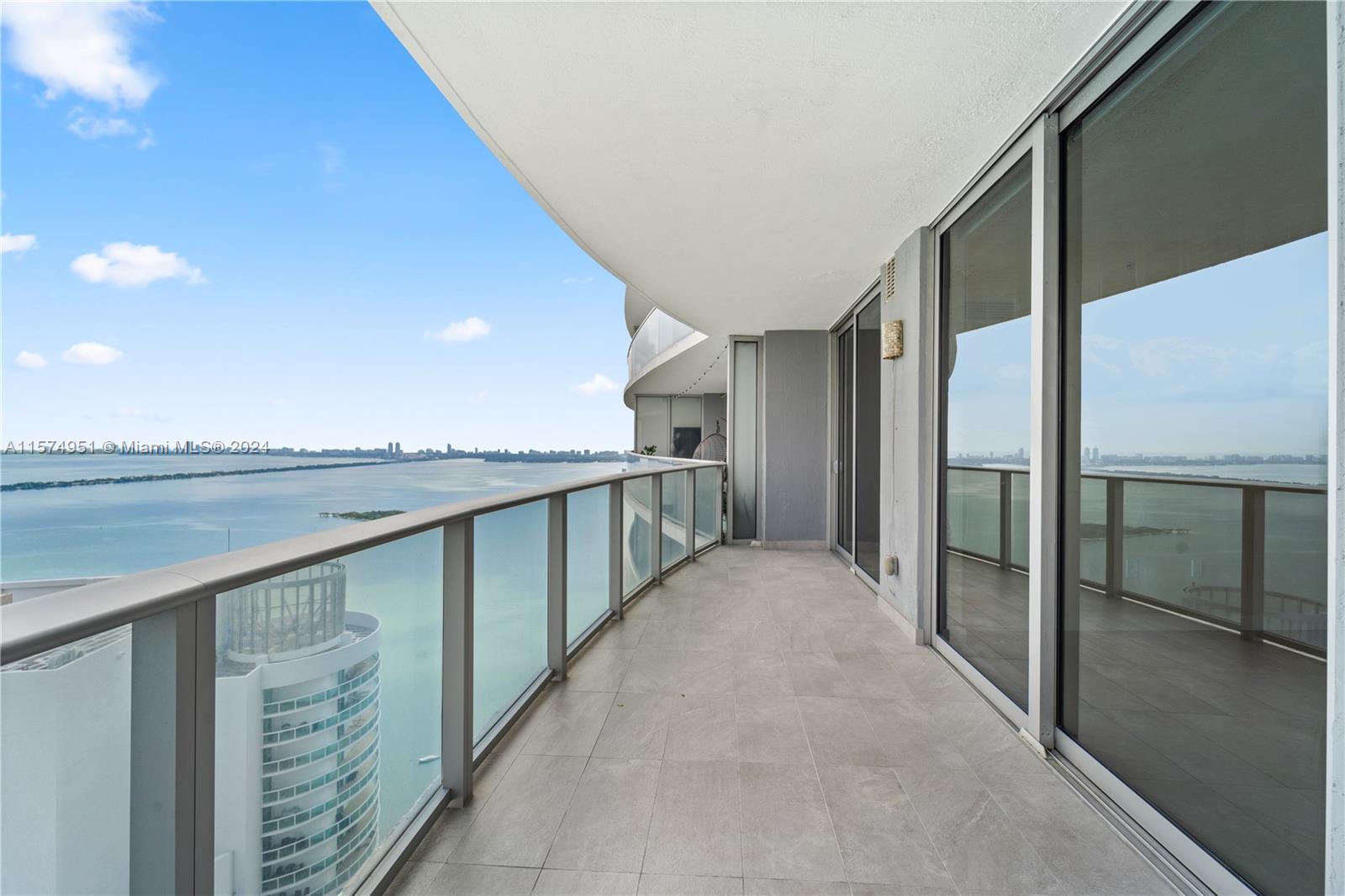 Indulge in elegant, modern living at this high-rise residence with spectacular bay views. The unit features a large open kitchen / dining room layout, an oversized balcony - great for entertaining and a spacious walk-in closet. Freshly painted interiors, ready to move in. Enjoy waterfront living with excellent amenities including a gym, pool, spa, and more. Valet parking and a doorman provide convenience and security. Easy to show.