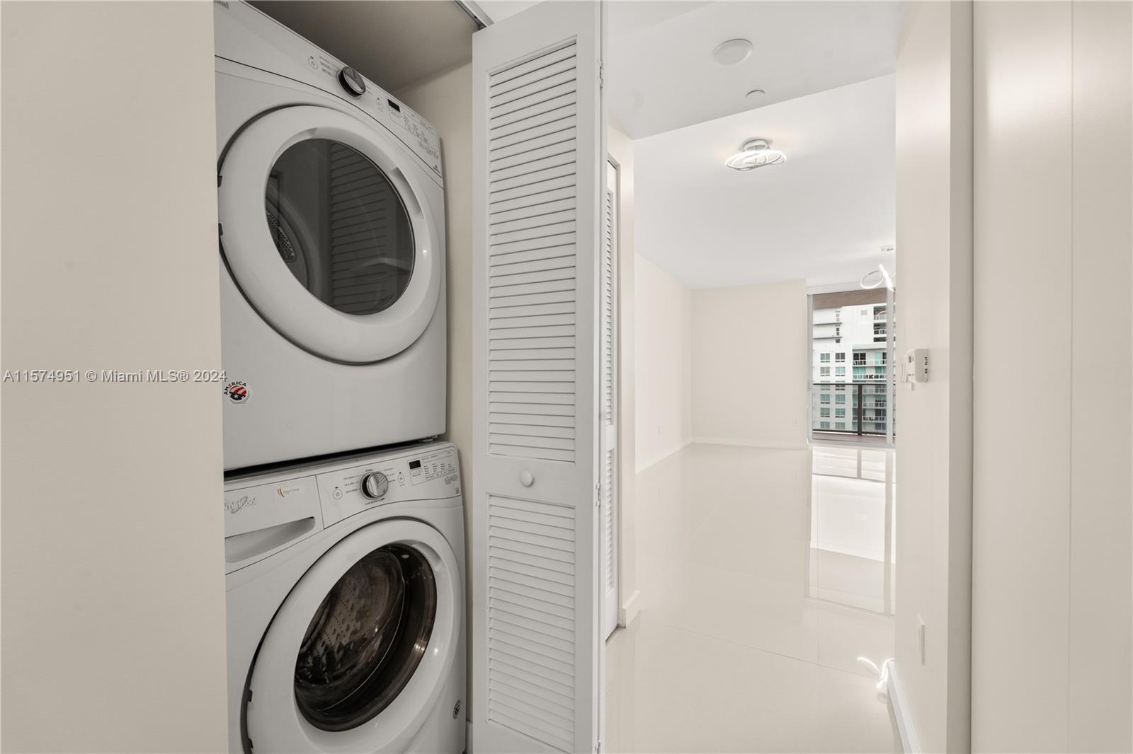 488 NE 18th St 4703, Miami, Florida 33132, 1 Bedroom Bedrooms, ,1 BathroomBathrooms,Residentiallease,For Rent,488 NE 18th St 4703,A11574951