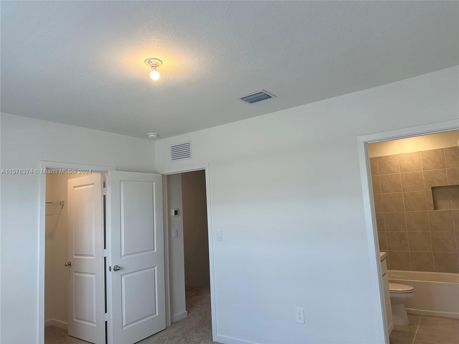 533 NE 1st Dr, Florida City, Florida 33034, 3 Bedrooms Bedrooms, ,3 BathroomsBathrooms,Residentiallease,For Rent,533 NE 1st Dr,A11576374