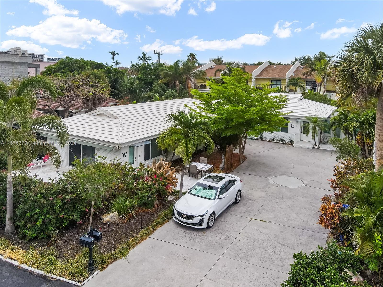 4512 Seagrape Dr 1, Lauderdale By The Sea, Florida 33308, 2 Bedrooms Bedrooms, ,2 BathroomsBathrooms,Residentiallease,For Rent,4512 Seagrape Dr 1,A11576379