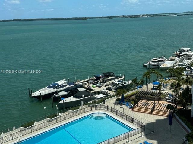 Location!! Great apartment 2 bedroom 2 bath with beautiful views of Brickell Key and Brickell Bay. In the heart of Brickell, this is the urban idea of live, work and play. Large lobby with restaurants, grocery, hairdressing.Other building amenities include 2 pools, 2 Jacuzzis, bay front bar and restaurant , 24 hour security, valet and much more. Close to Brickell city center and Mary Brickell. The rent "includes electricity and water".