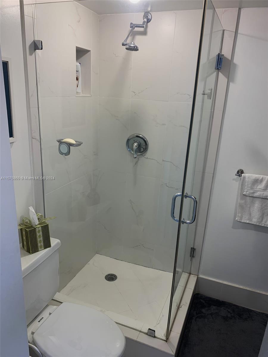 1865 Brickell Ave A1007, Miami, Florida 33129, 2 Bedrooms Bedrooms, ,2 BathroomsBathrooms,Residentiallease,For Rent,1865 Brickell Ave A1007,A11575860