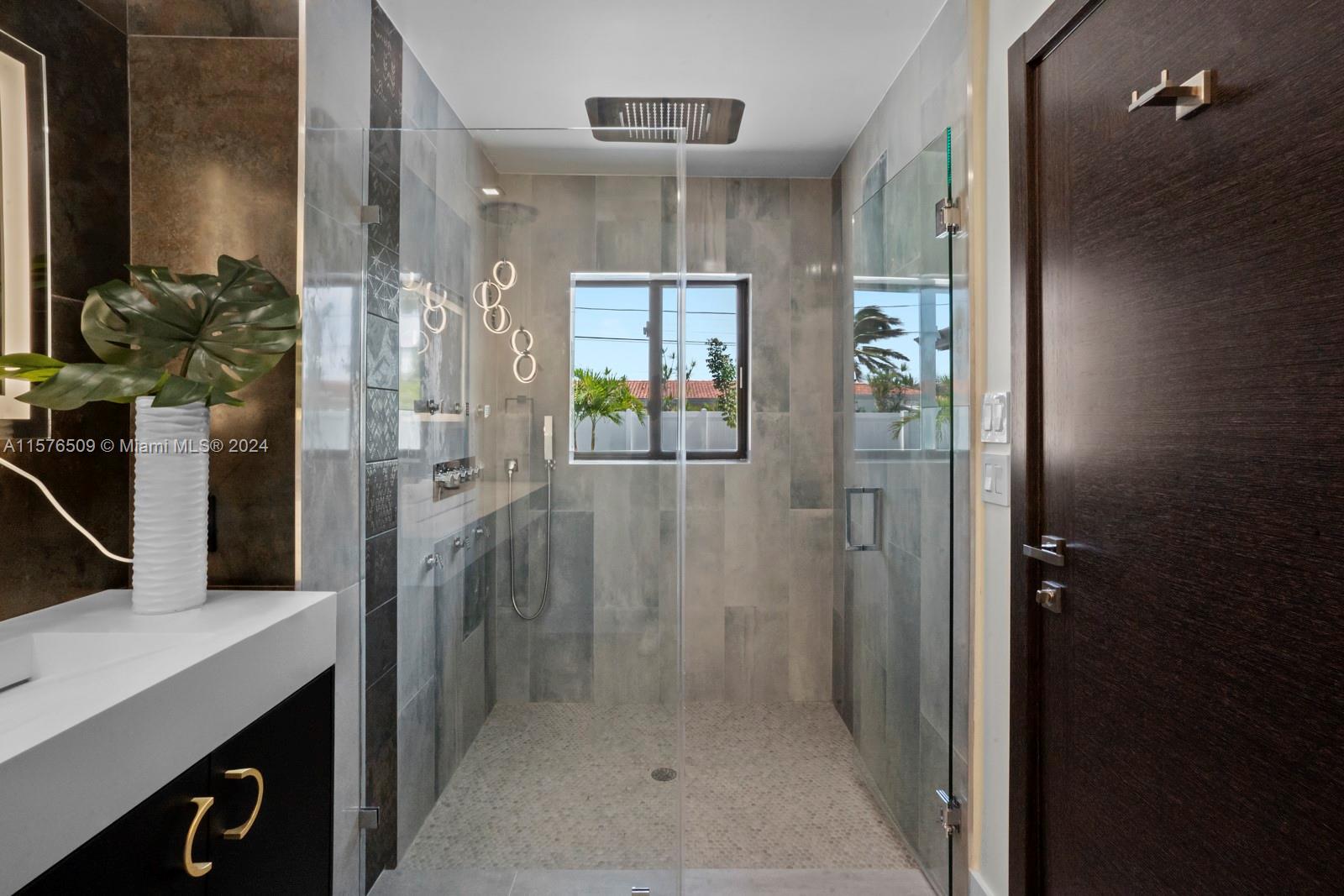 3330 NE 27th Ter, Lighthouse Point, Florida 33064, 4 Bedrooms Bedrooms, ,3 BathroomsBathrooms,Residential,For Sale,3330 NE 27th Ter,A11576509
