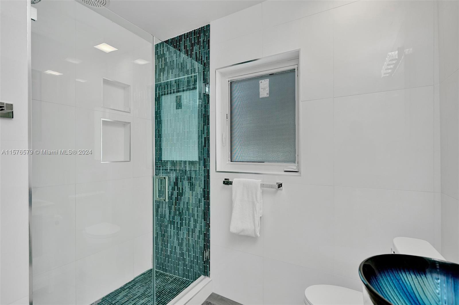 1800 N Victoria Park Rd, Fort Lauderdale, Florida 33305, 4 Bedrooms Bedrooms, ,3 BathroomsBathrooms,Residentiallease,For Rent,1800 N Victoria Park Rd,A11576579