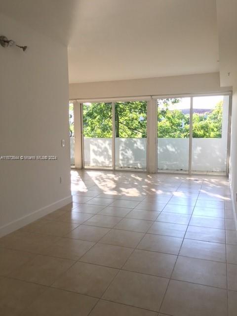 2694 INAGUA AV 304, Coconut Grove, Florida 33133, ,2 BathroomsBathrooms,Residentiallease,For Rent,2694 INAGUA AV 304,A11573644