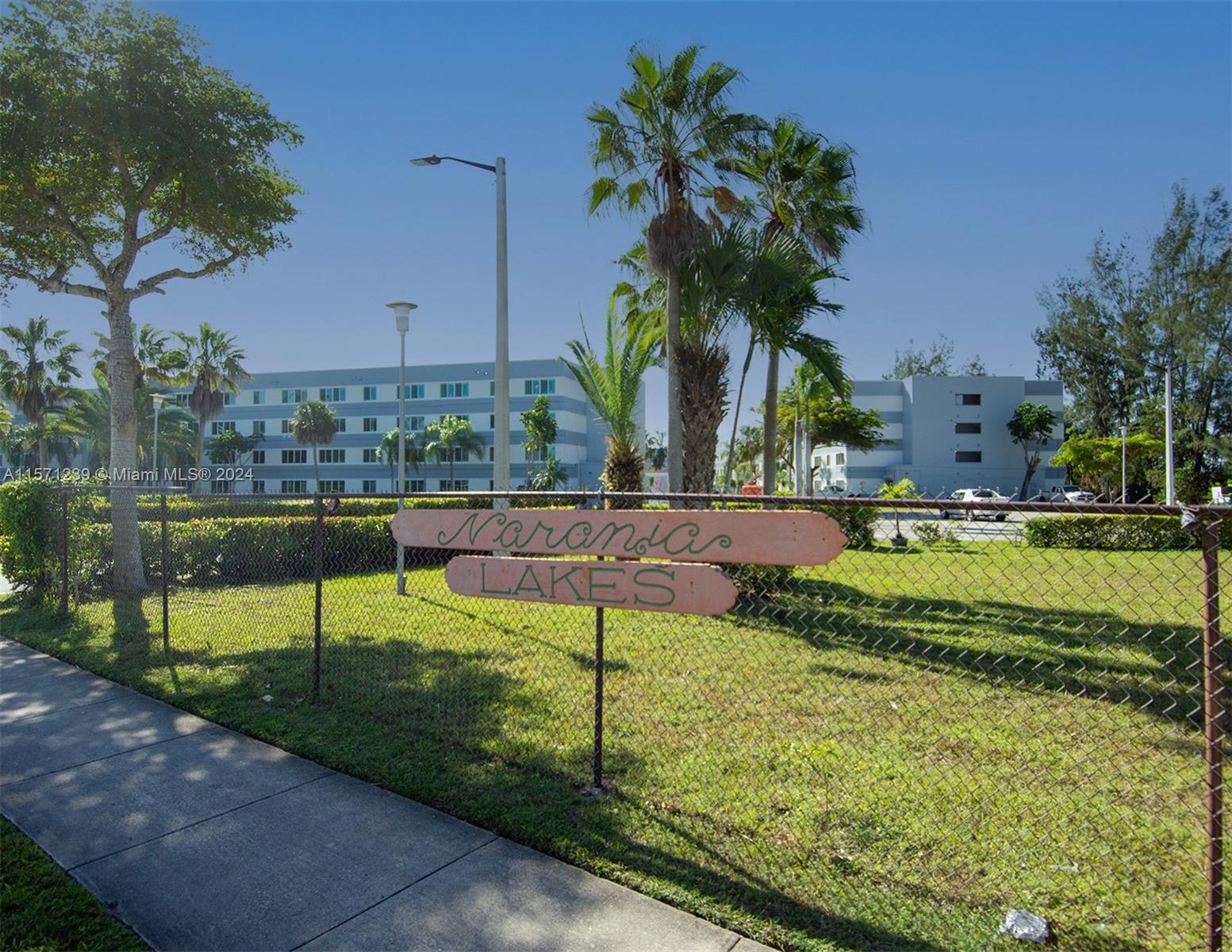 Spacious condo unit in Miami-Dade, near the City of Homestead. All units are 2/1/.5, with 1,075 Sq. Ft. of Living Area. 40-yr. recertification passed in '15. Impact windows and exterior paint fully paid by a previous assessment.