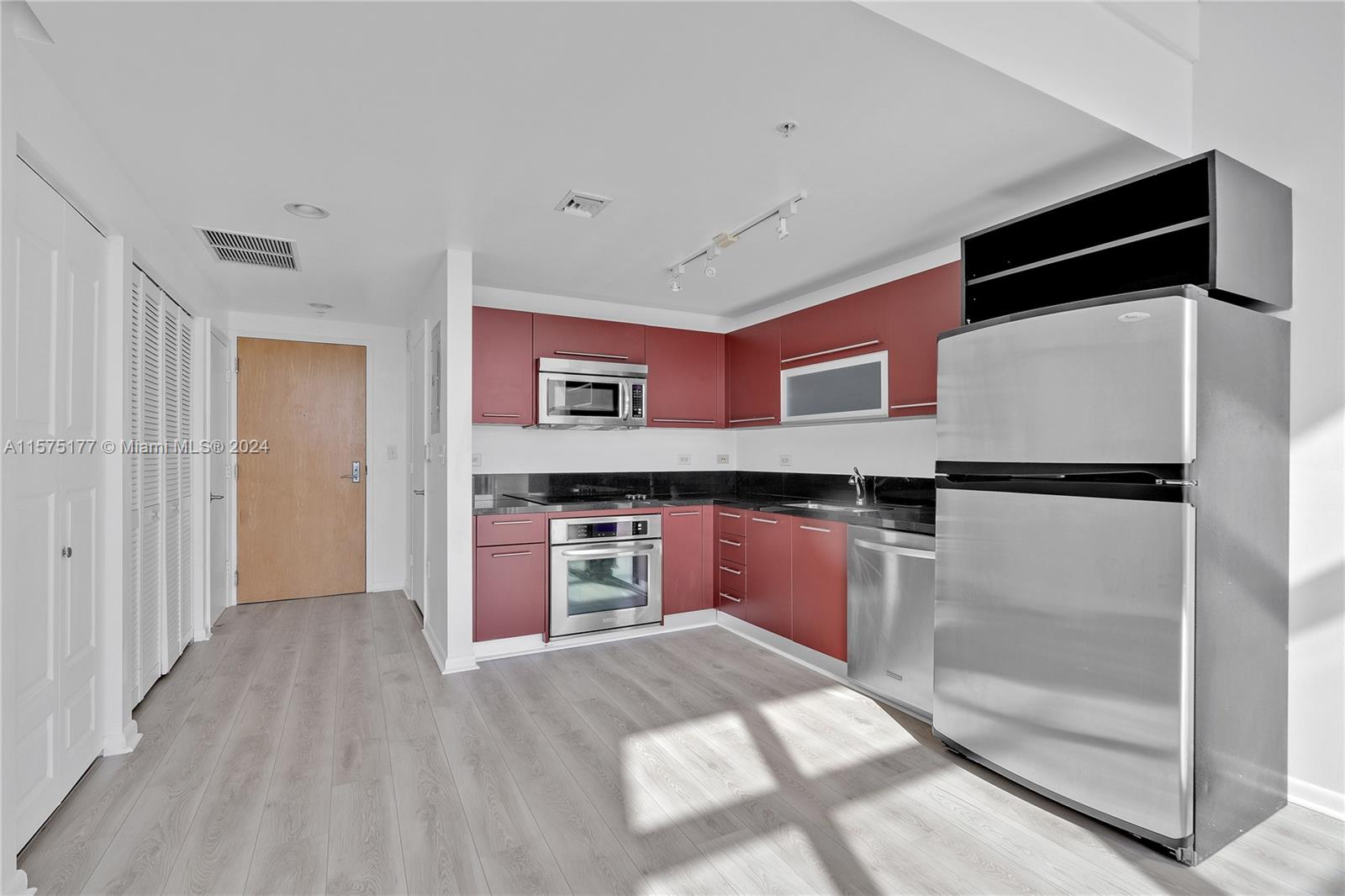 244 Biscayne Blvd 436, Miami, Florida 33132, 1 Bedroom Bedrooms, ,2 BathroomsBathrooms,Residentiallease,For Rent,244 Biscayne Blvd 436,A11575177