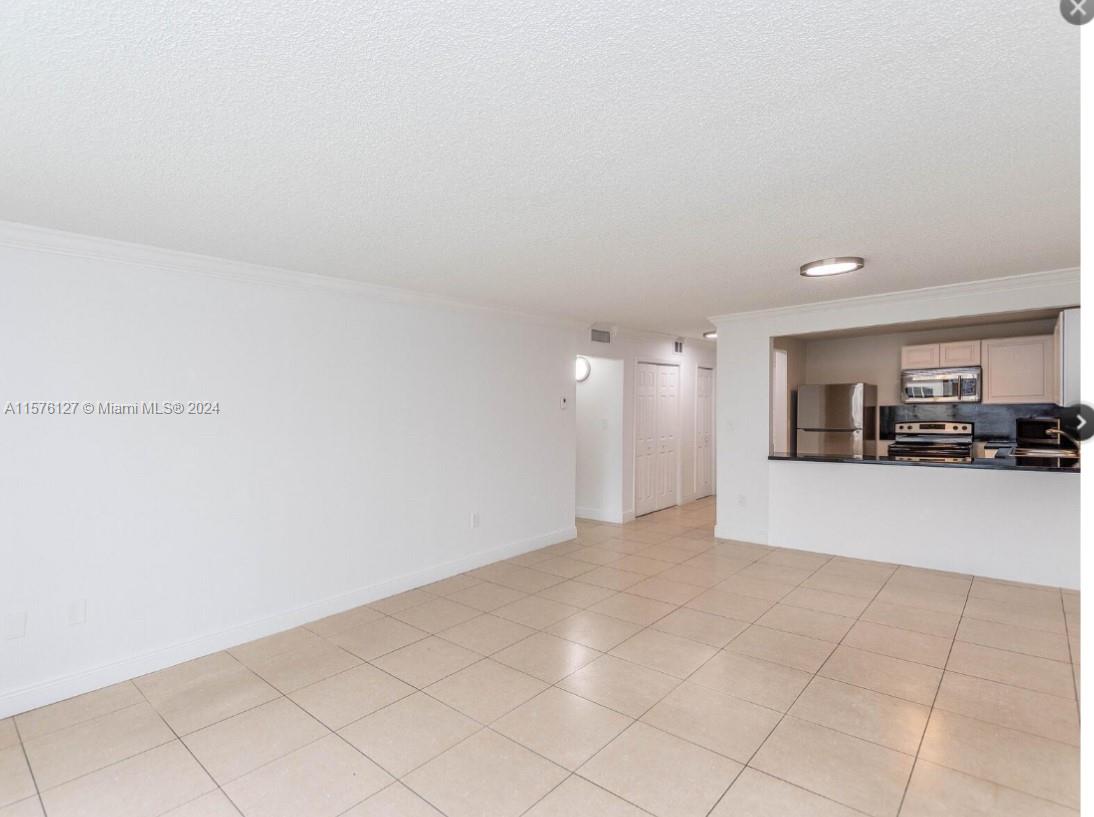 6930 Miami Gardens Dr 1-215, Hialeah, Florida 33015, 1 Bedroom Bedrooms, ,1 BathroomBathrooms,Residentiallease,For Rent,6930 Miami Gardens Dr 1-215,A11576127