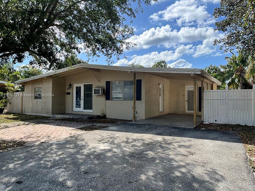 4310 NE 16th Ave  For Sale A11576727, FL