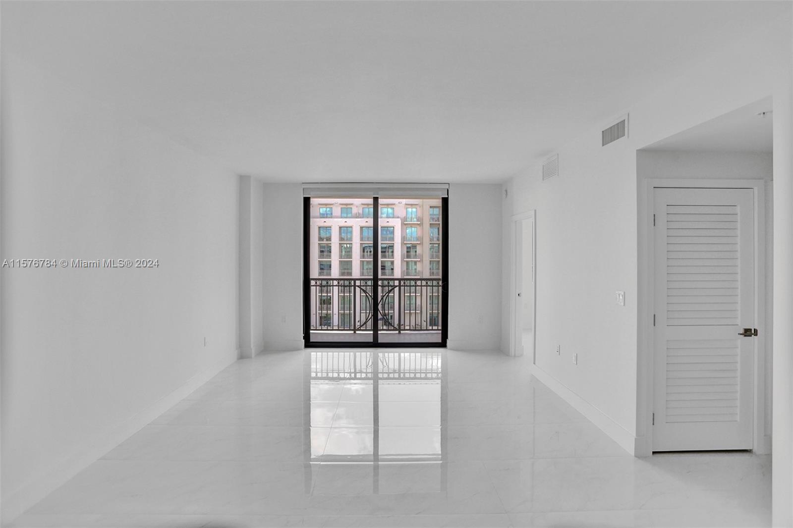 301 Altara Ave 830, Coral Gables, Florida 33146, 1 Bedroom Bedrooms, ,1 BathroomBathrooms,Residentiallease,For Rent,301 Altara Ave 830,A11576784