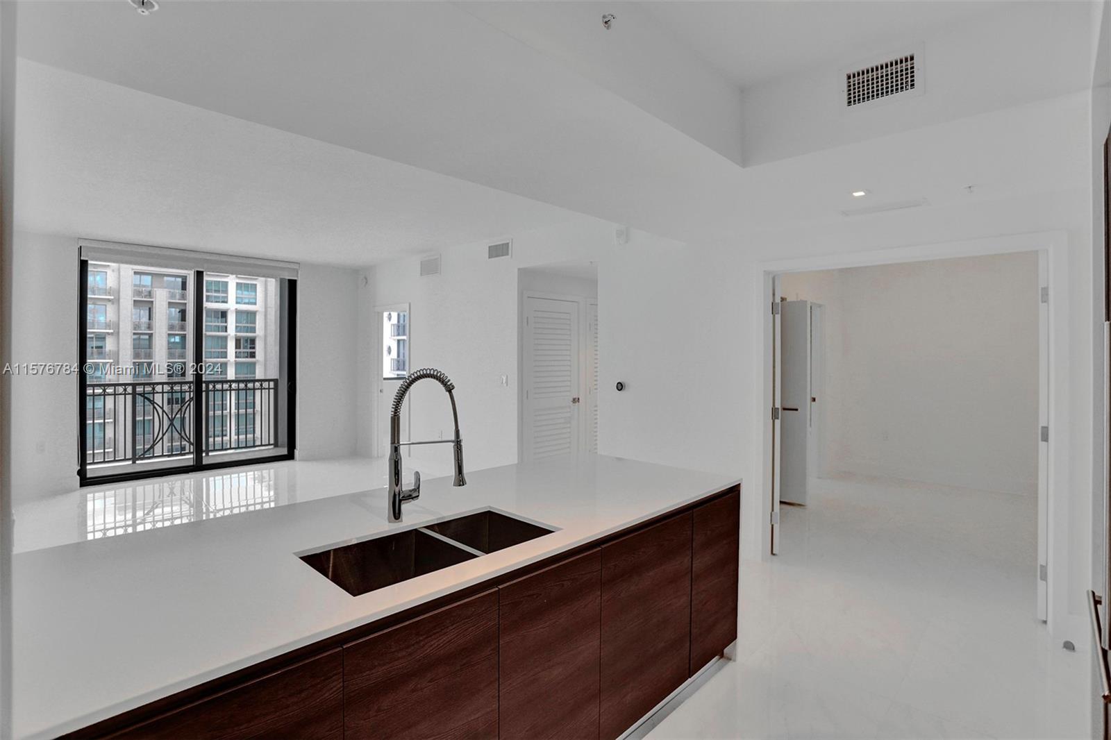 301 Altara Ave 830, Coral Gables, Florida 33146, 1 Bedroom Bedrooms, ,1 BathroomBathrooms,Residentiallease,For Rent,301 Altara Ave 830,A11576784