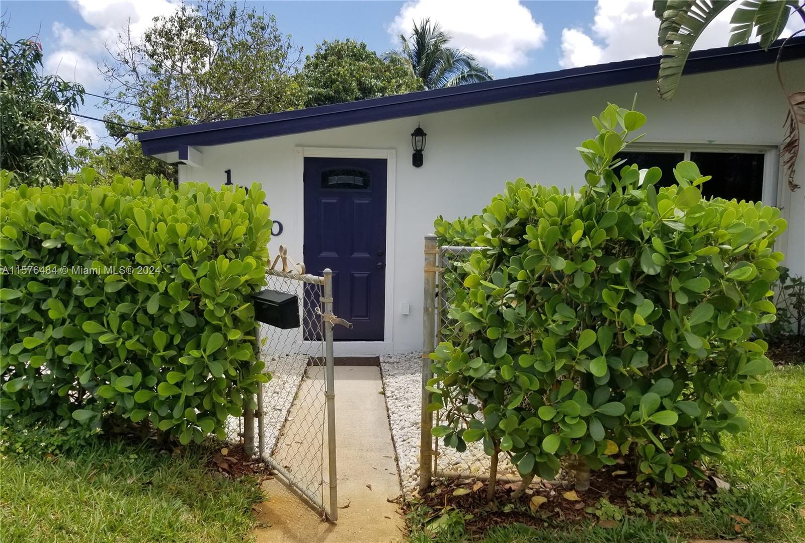 1260 SW 28th Rd  For Sale A11576484, FL