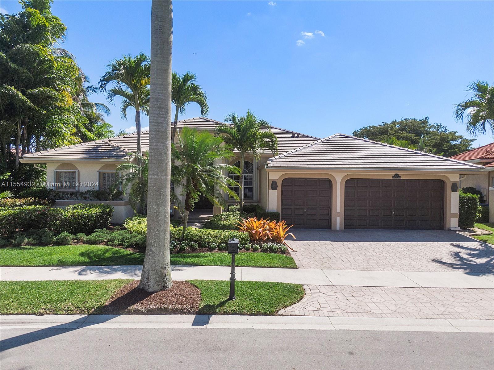 2539  Eagle Run Dr  For Sale A11554932, FL