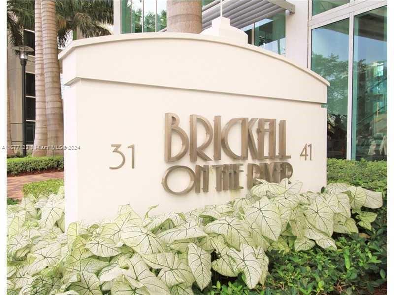 Spacious one bedroom corner unit with 2 balconies and water views. The living room features with ample light facing west. Live in the heart of Brickel.  Only steps away from public transportation, Brickell City center, shops and restaurants. Available May 15th