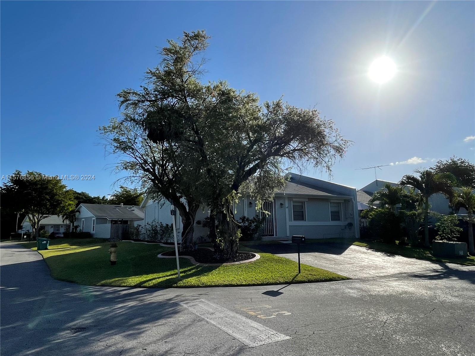10375 SW 207th Ln  For Sale A11576856, FL