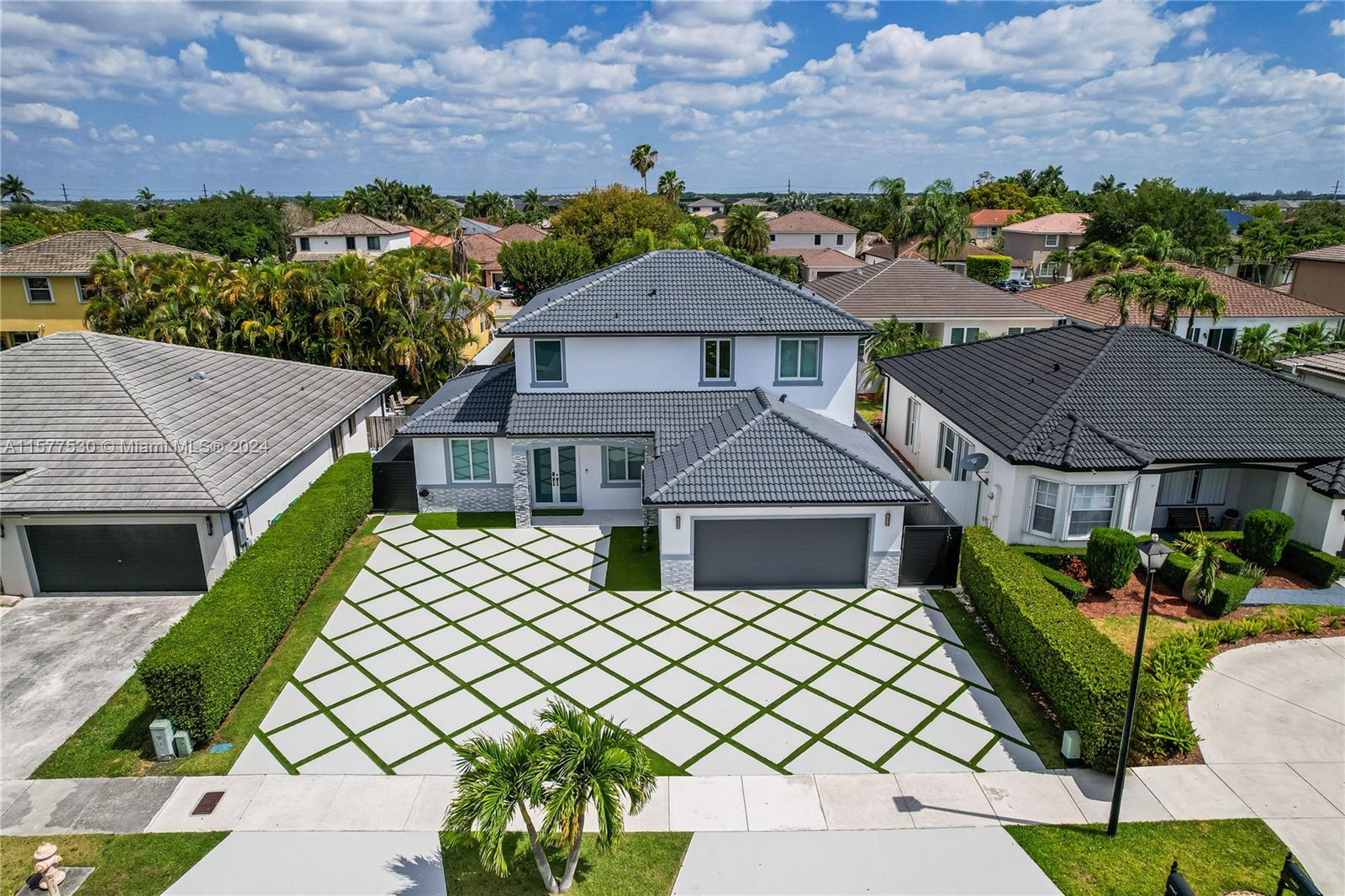 House for Sale in Miami, FL