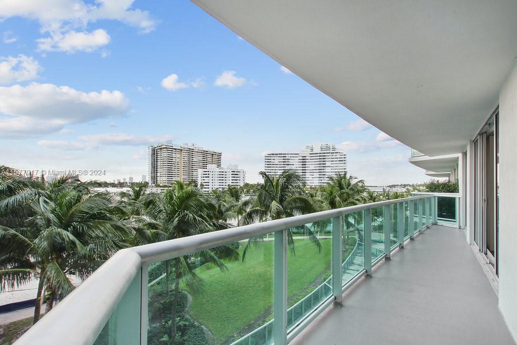 AVAILABLE 06/08 (UNIT CAN'T BE SHOWN TILL AVAILABLE DATE). This 2/2 faces Biscayne Bay, Miami Beach & ocean views. The interior features wood floors, modern kitchen, high ceilings & a huge wrap around balcony. Community amenities include a fitness center, 2 bay front pools surrounded by cabanas, lounge chairs, a BBQ area & beach. Move-in for 1 month + $2K deposit. Parking $187/month. Pet Fee: $400+$50/month. *FAST APPROVAL! (NOTE: Rental rates are subject to change depending on move-in date and lease term. Advertised rate is best rate and maybe on leases longer than 12 months. Proof of income greater than 3x 1 month's rent is required and minimum credit score of 620 or higher in order to be approved).
