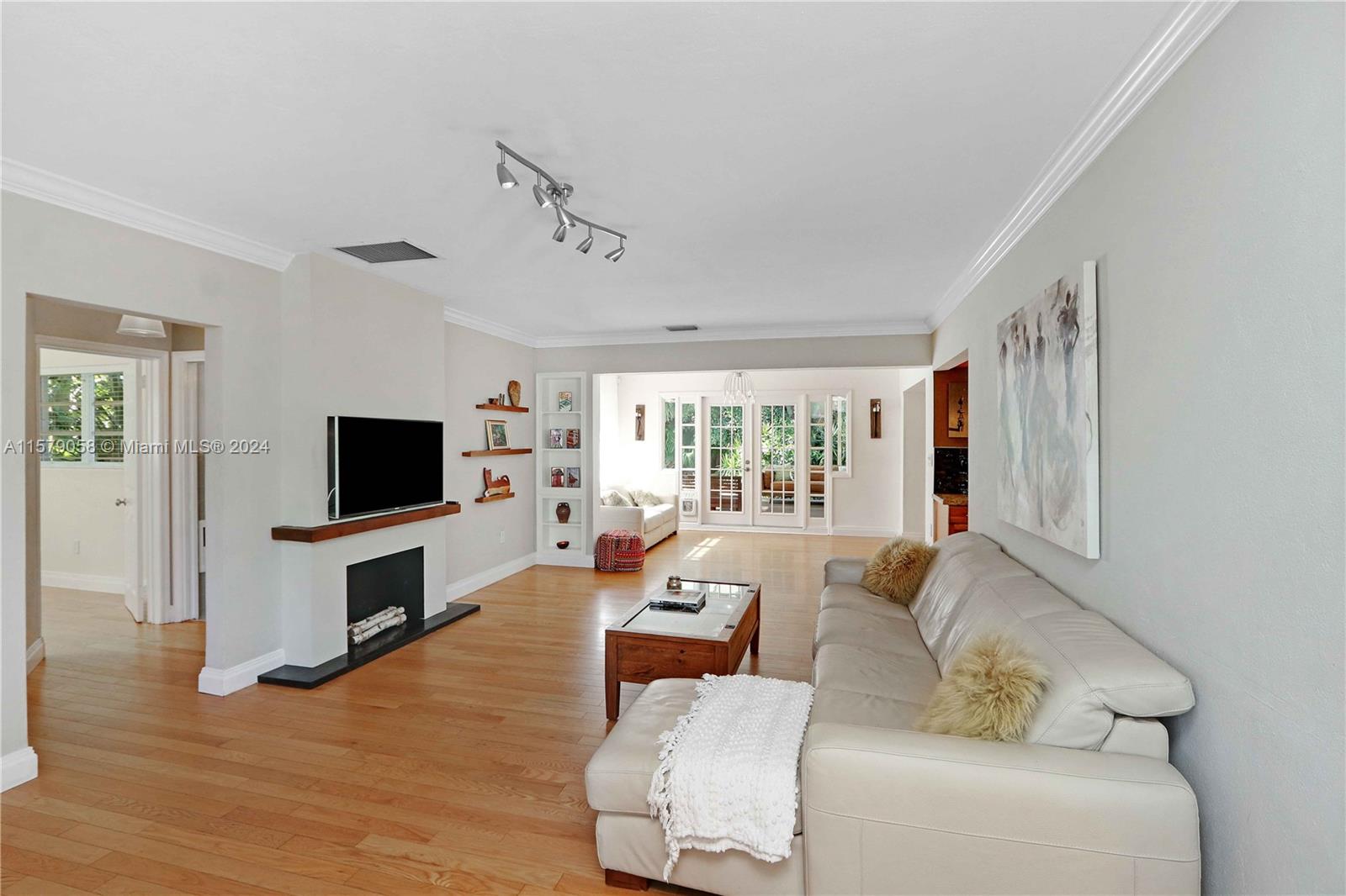 Listing Photo 6