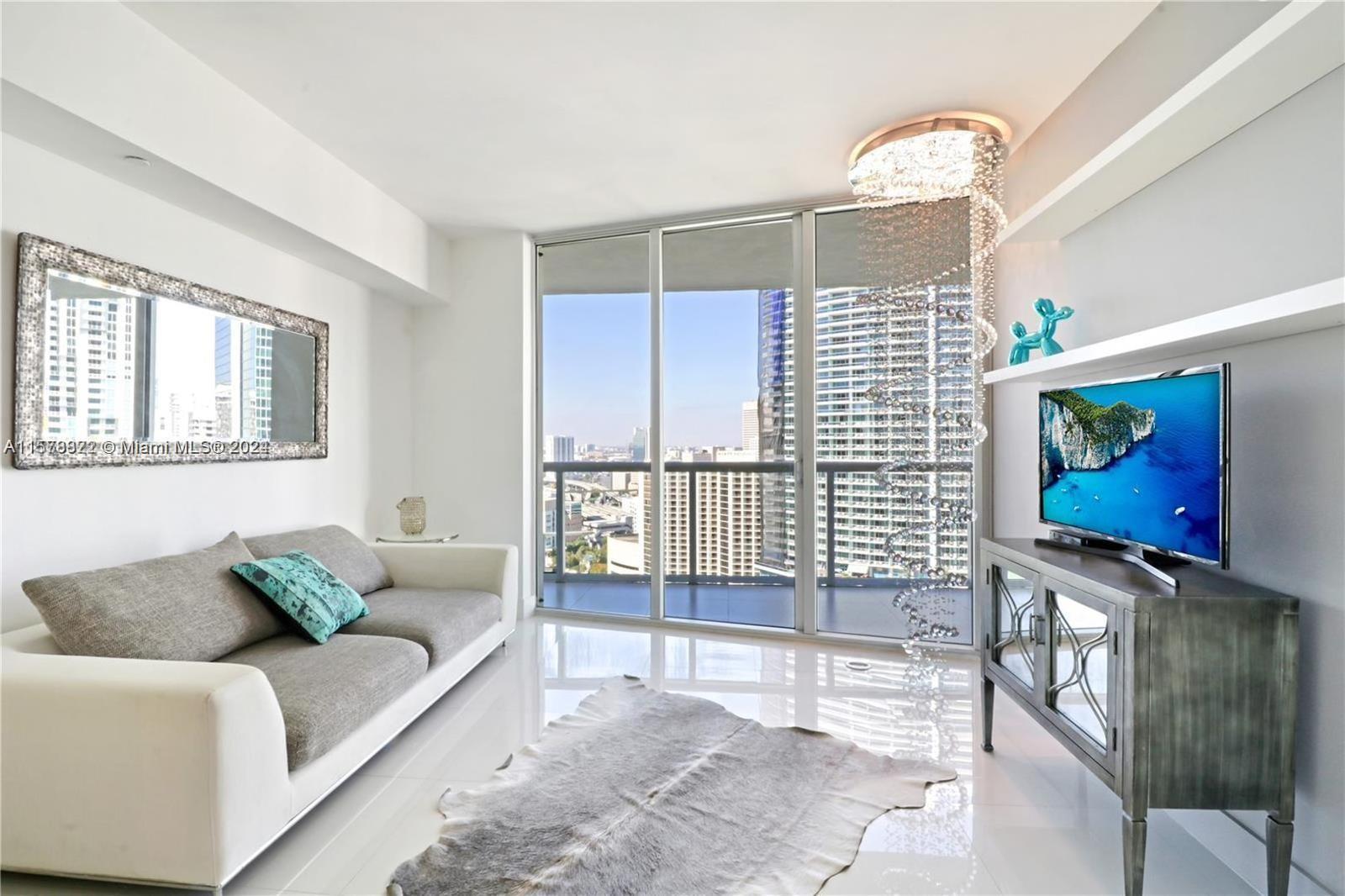 Impeccable fully furnished 1 Master Bedroom apartment on 27th floor w/ large balcony overlooking the Miami
River & Downtown Miami. Unit is in great condition & well maintained. Unit features include tile flooring
throughout, top of the line appliances, Italian kitchen cabinets, built-in closets, & blackout shades. 1 assigned
parking. Building offers resort-style amenities 24-hr concierge & valet service, convenience store, world class spa,
newly renovated fitness center, spectacular 1 acre terrace deck w/ Olympic sized infinity pool overlooking Biscayne
Bay, private theater, 2 world-renowned on site restaurants Cipriani & Cantina La Viente, walking distance from
Brickell City Centre & local restaurants. Tenant occupied 24 hour notice to show.