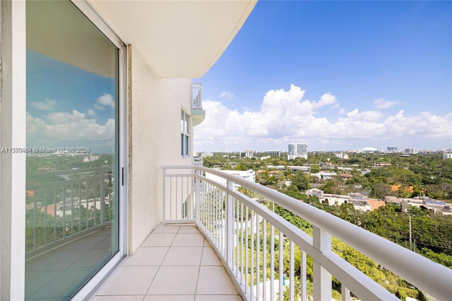 Located in the most quiet area of Brickell Avenue, this 1 bedroom 1 bathroom unit at the Metropolitan features unblocked views of the Miami skyline. The unit also features a washer & dryer inside 2 walk-in closets, 1 covered/assigned parking space, and 1 storage space under AC. The building has Pool, Hot tub, Jacuzzi, Sauna, bbq, Tennis court, Sundry shop w/seating area, Media room, Meeting room, Business center, Lobby w/Concierge service, bicycle room & complimentary Valet parking. 50" Smart TV in the living room is staying if the tenant desires. Cable and water are included. Available July 26, 2024 - Yearly rentals only