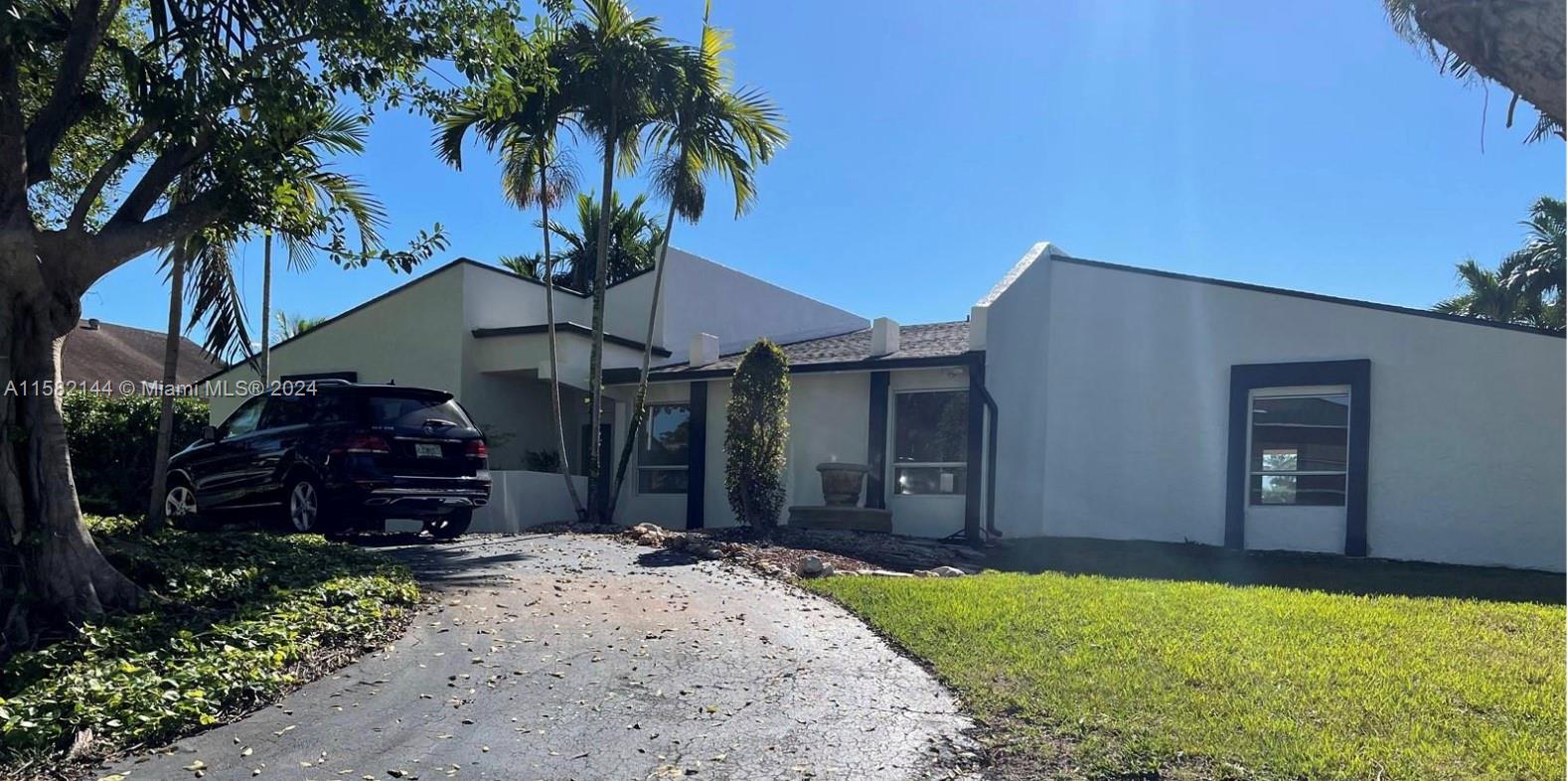 Beautiful house  in Palmetto Bay on the canal.   Abundant natural light throughout, granite kitchen, built-in closets, open layout, split floor, private oasis in the backyard.